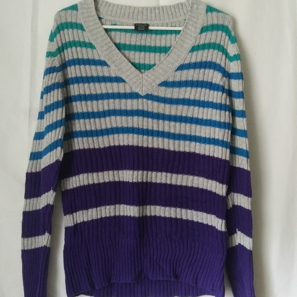 Women's sweater - Picture 1 of 3